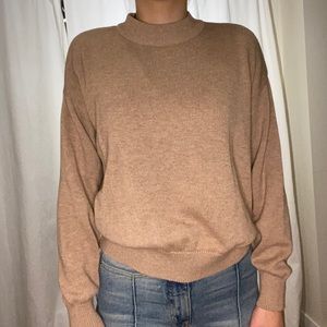 Crewneck sweater